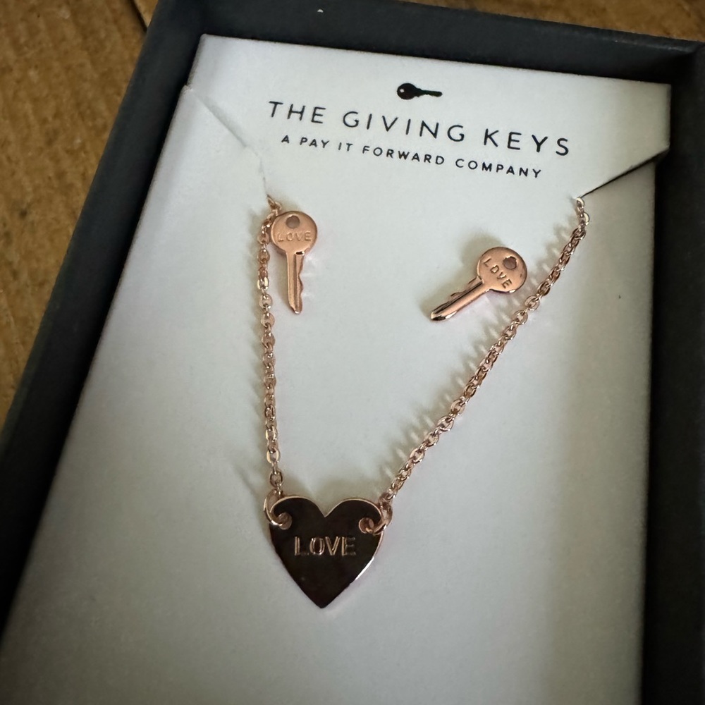 The Giving Keys Set “Love” Rose Gold Necklace Earring  Set NIB 🔑 ♥️